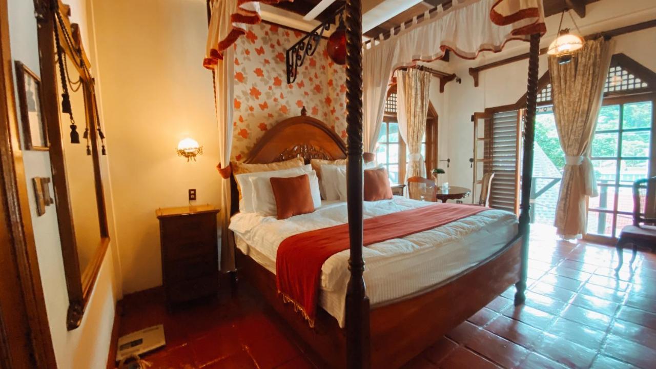 Tropicana Castle Dive Resort Powered By Cocotel Puerto Galera Dış mekan fotoğraf