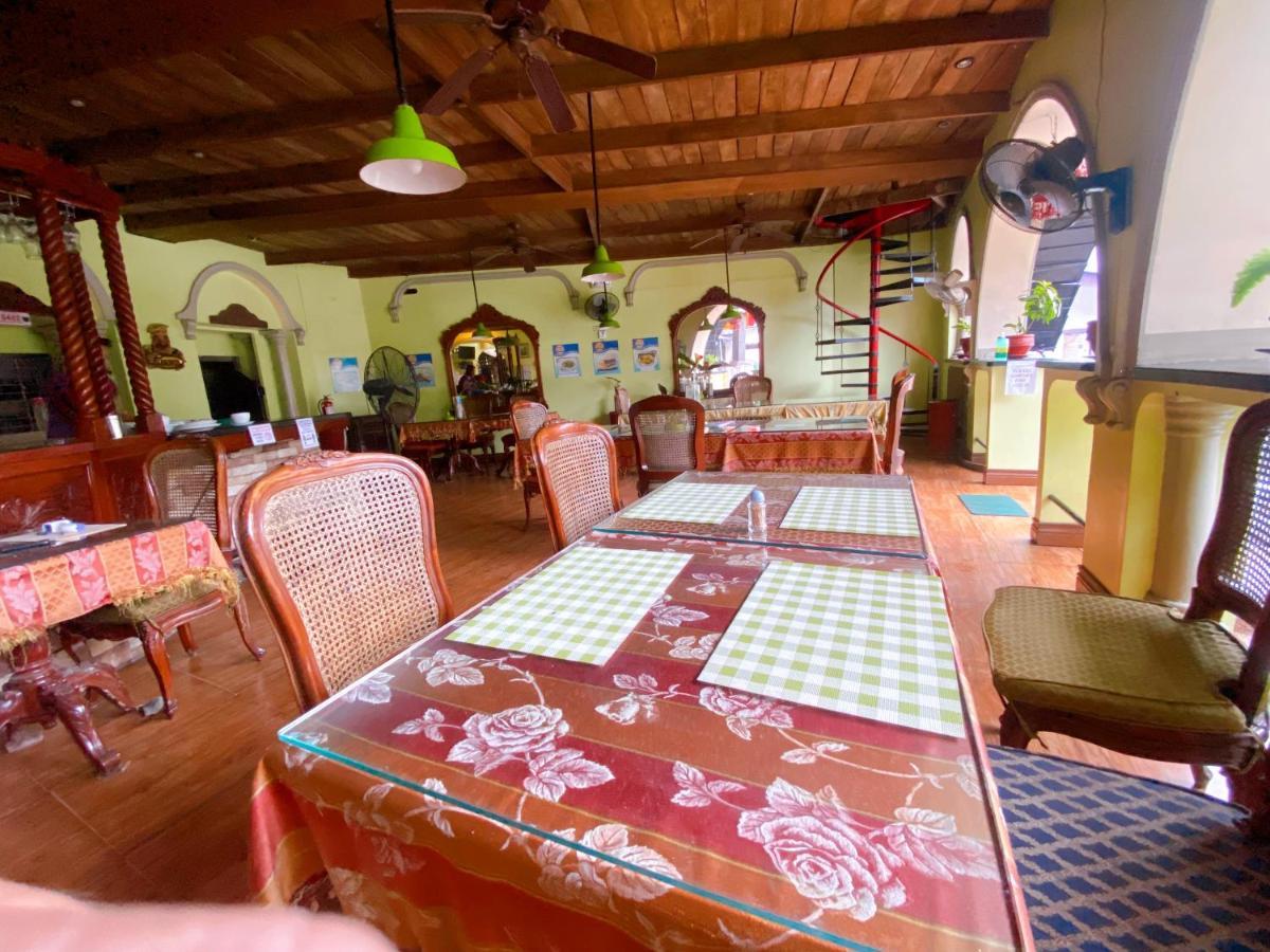 Tropicana Castle Dive Resort Powered By Cocotel Puerto Galera Dış mekan fotoğraf