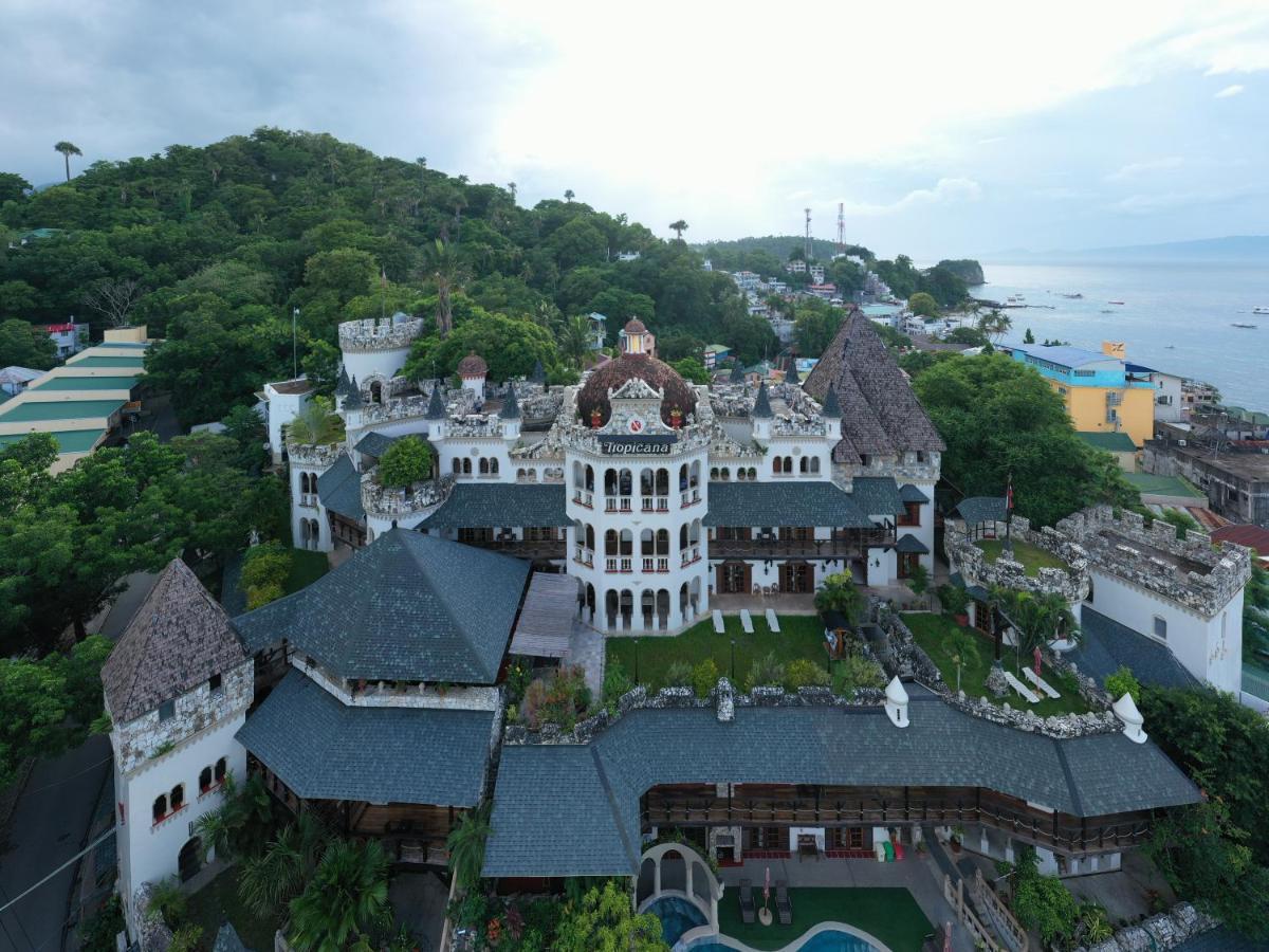 Tropicana Castle Dive Resort Powered By Cocotel Puerto Galera Dış mekan fotoğraf